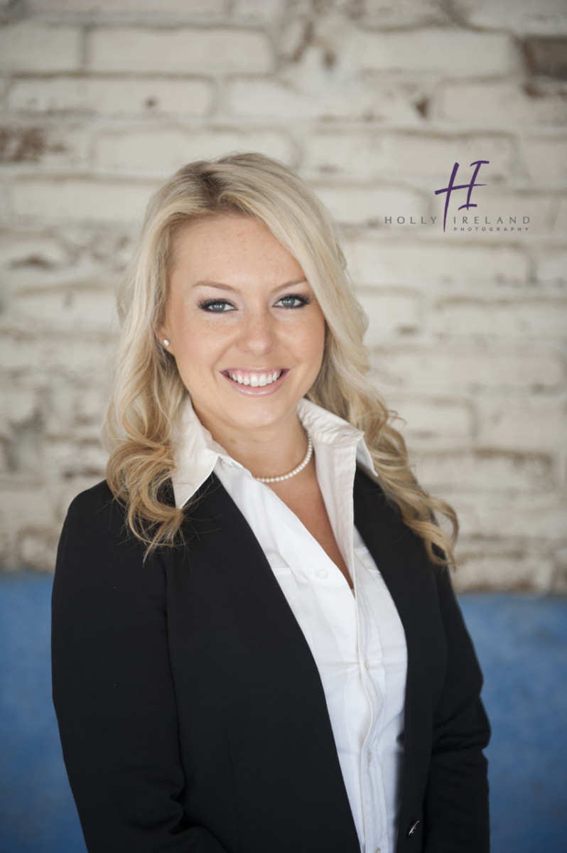 Natural light san diego professiona headshot photography 