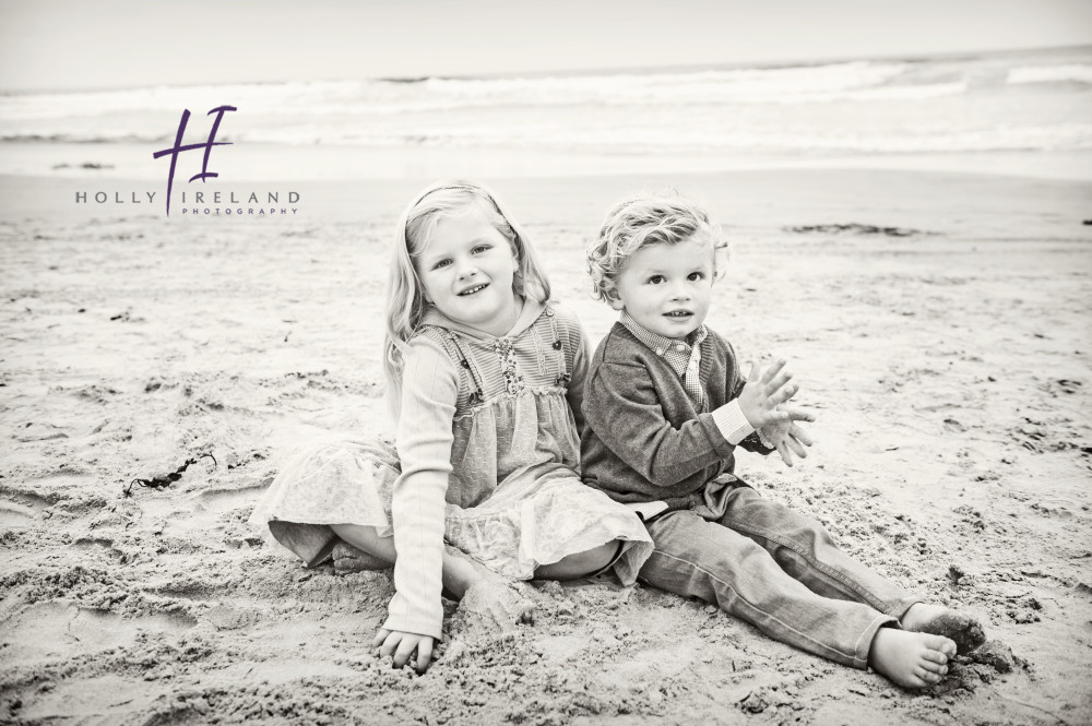 black and white beach sibling photos