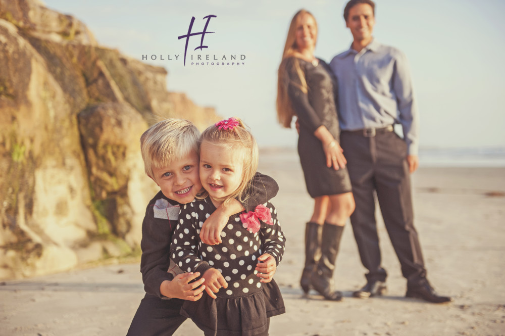 cute sibling photos at the beach in San Diego