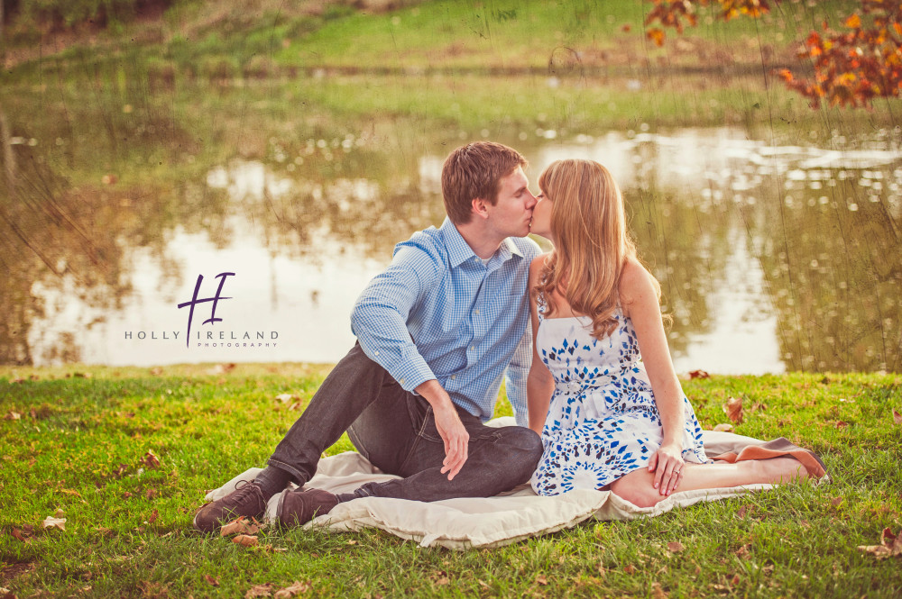 Romanitc San Diego engagement picnic photos