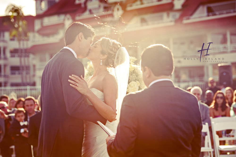 first kiss at the ceremony photos