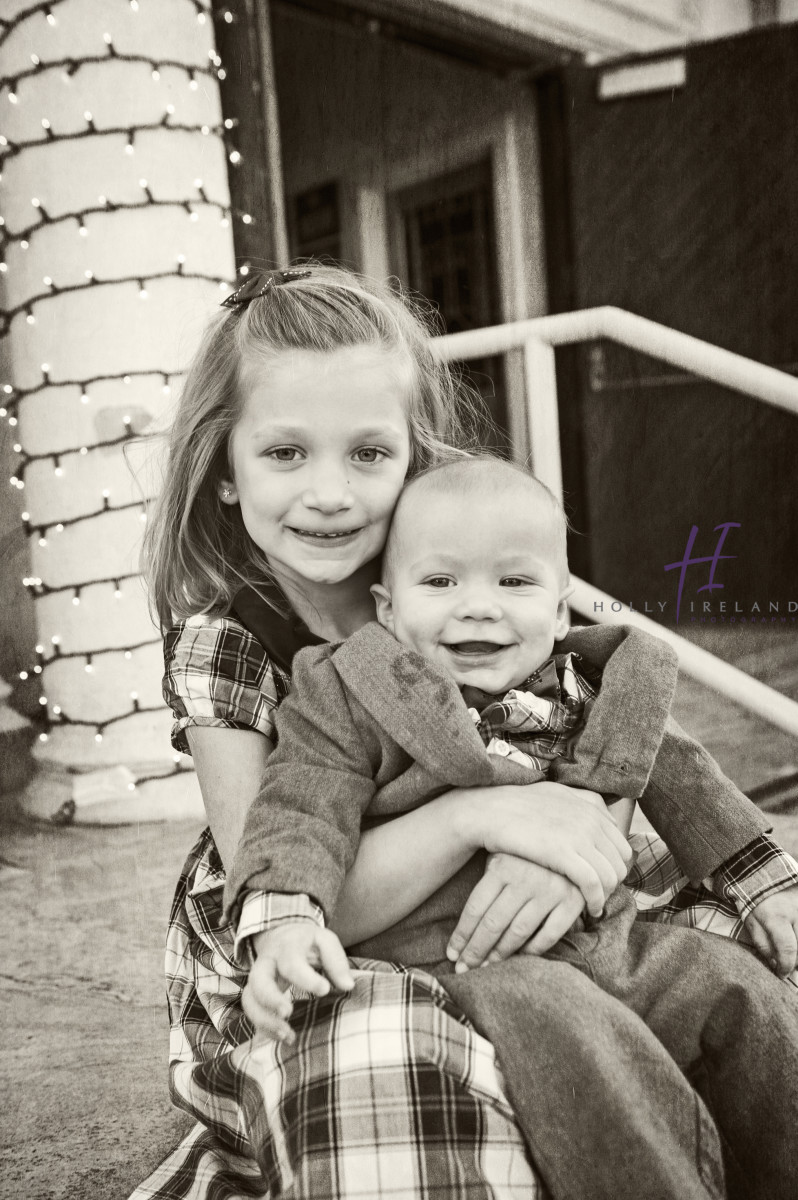 black and white sibling photography