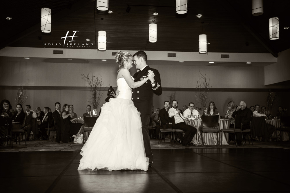 romantic first dance wedding photography