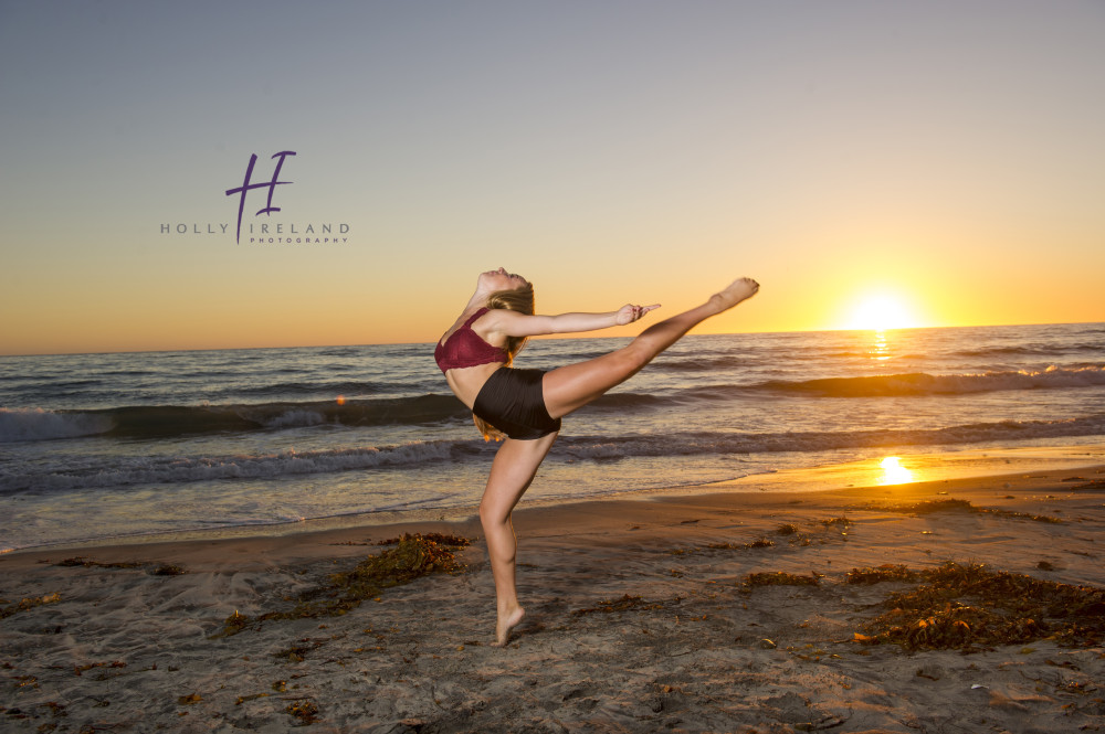 creative dance photos on the beach at sunset