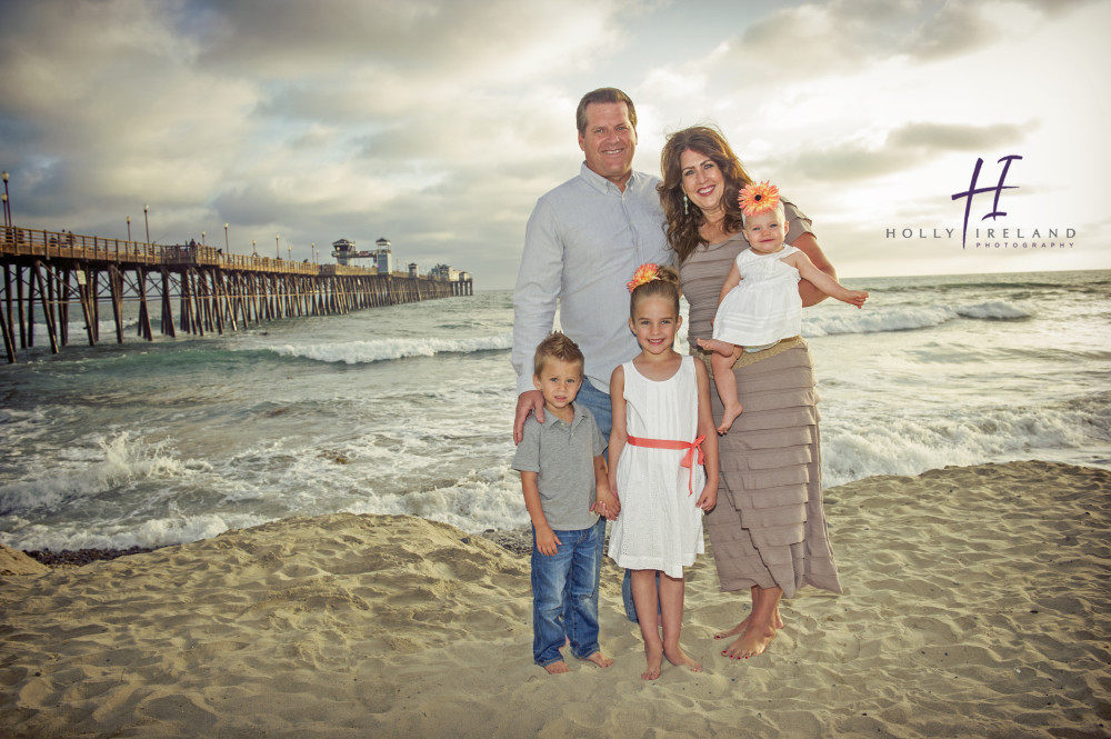 Sunset family photos at the beach large group