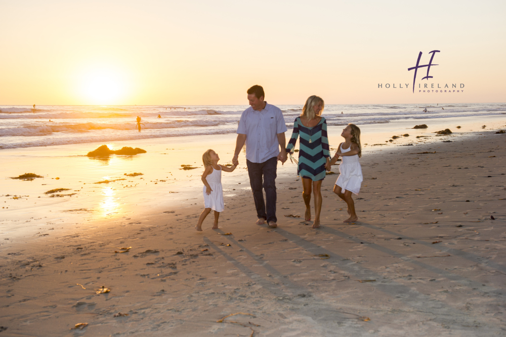 Cute family candid beach photos