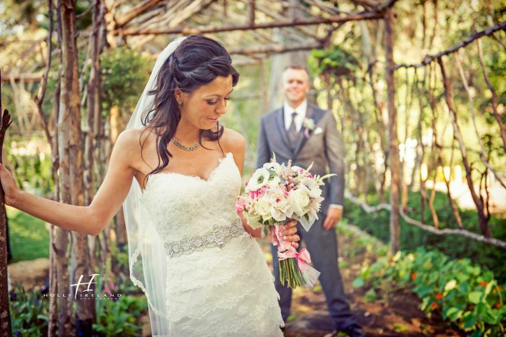 bride and groom rustic vista ca