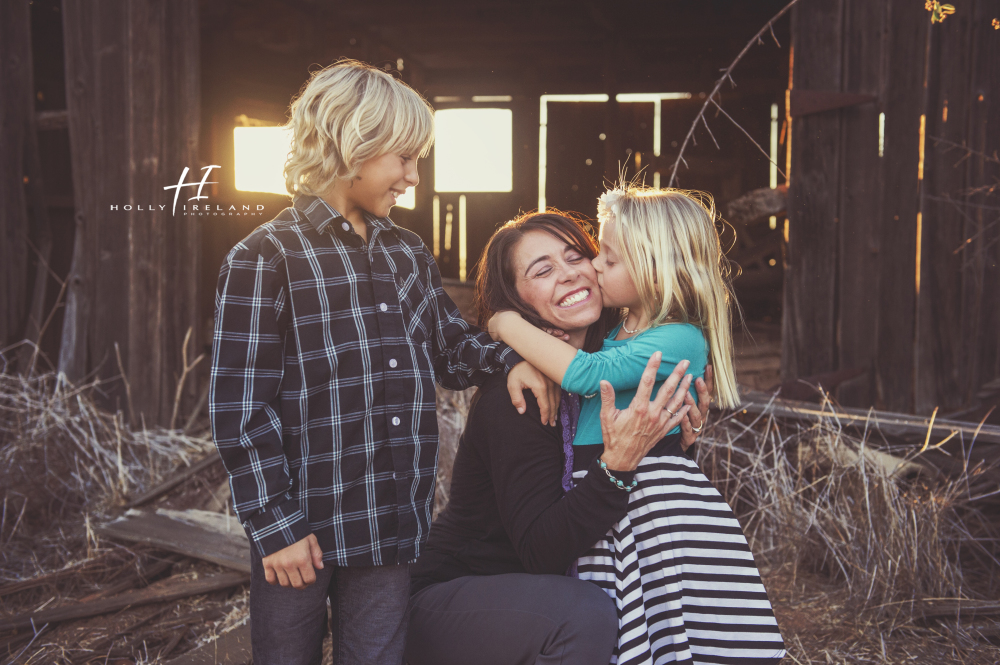 mom and kids rustic family photos