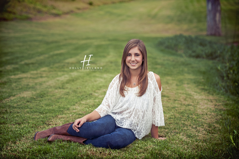 love this high school senior shoot at a horse ranch in San diego