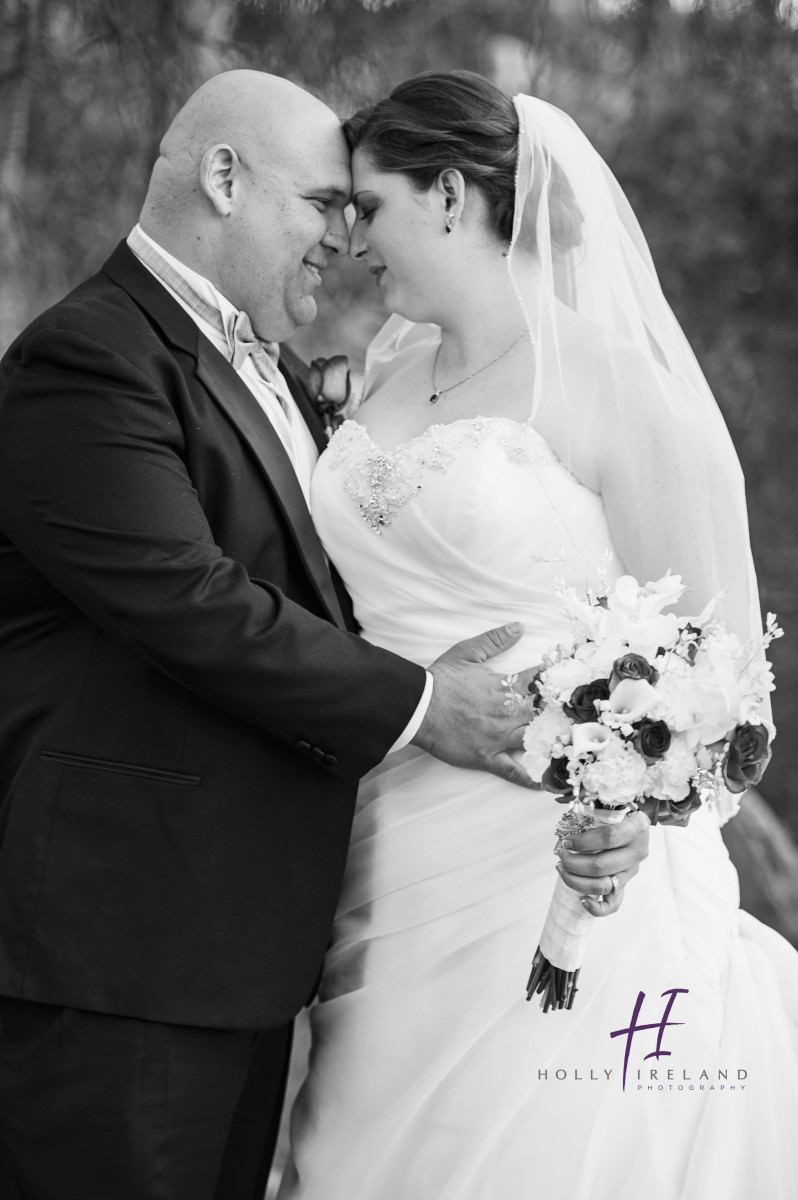 Classic Bride and Groom Photos at the Rancho Santa Fe Garden Club in San Diego CA