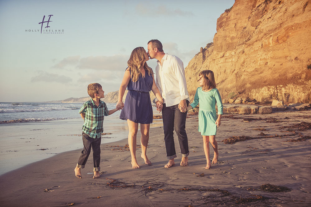 LaJollaBeachSunset-Family-Portrait