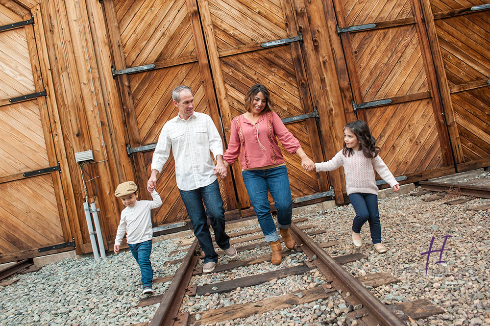 PowayTrainPark-Family-Photographer